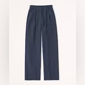 Women's
A&F Sloane Tailored Pant
SKU: 653762109
Color: NAVY
Size: NAVY 29S